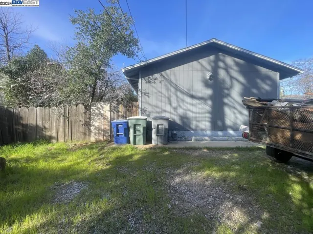 1502 Cottonwood Ave, Redding, California 96001