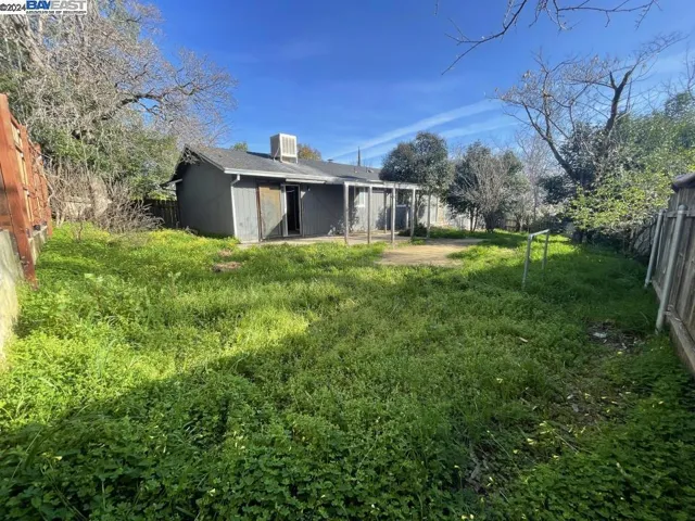 1502 Cottonwood Ave, Redding, California 96001