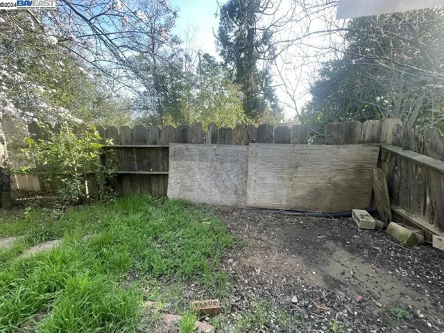 1502 Cottonwood Ave, Redding, California 96001