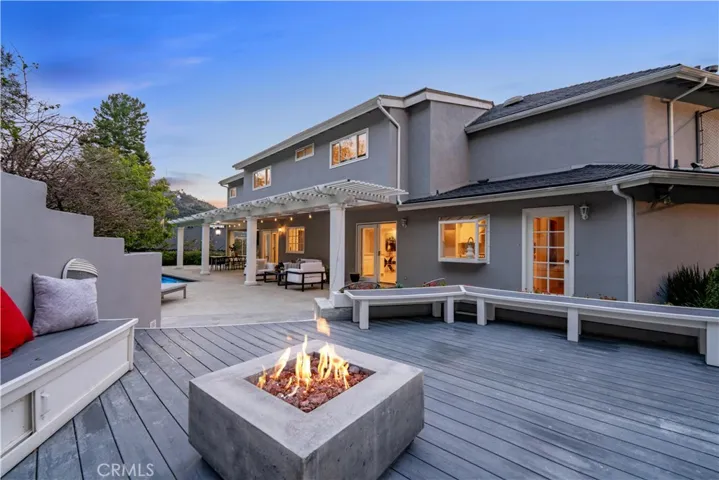 11442 Dona Cecilia Drive, Studio City, California 91604