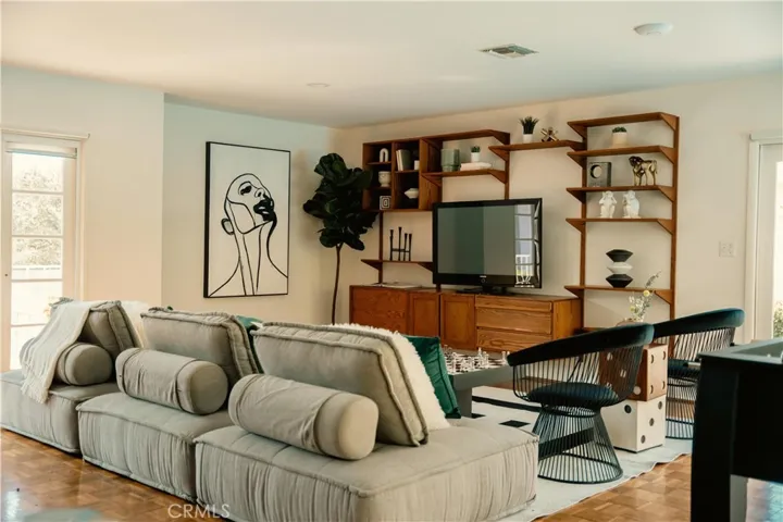 11442 Dona Cecilia Drive, Studio City, California 91604