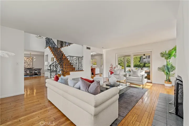 11442 Dona Cecilia Drive, Studio City, California 91604