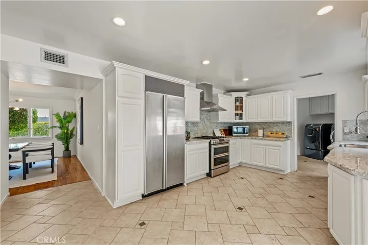 11442 Dona Cecilia Drive, Studio City, California 91604