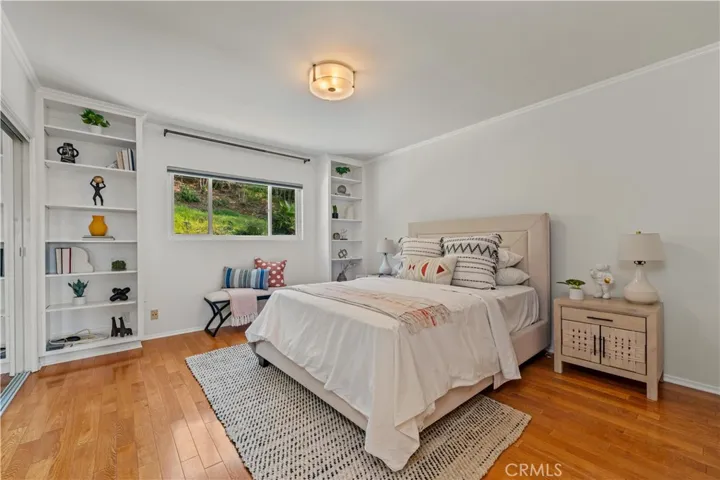 11442 Dona Cecilia Drive, Studio City, California 91604