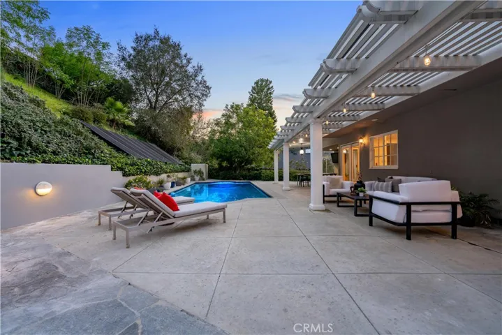 11442 Dona Cecilia Drive, Studio City, California 91604