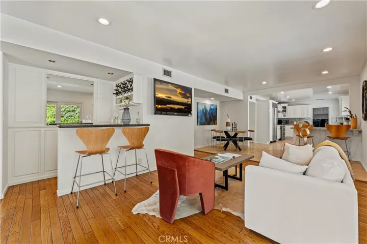 11442 Dona Cecilia Drive, Studio City, California 91604