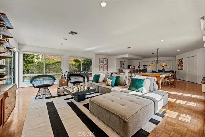 11442 Dona Cecilia Drive, Studio City, California 91604