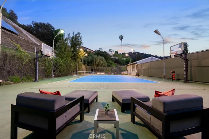 11442 Dona Cecilia Drive, Studio City, California 91604