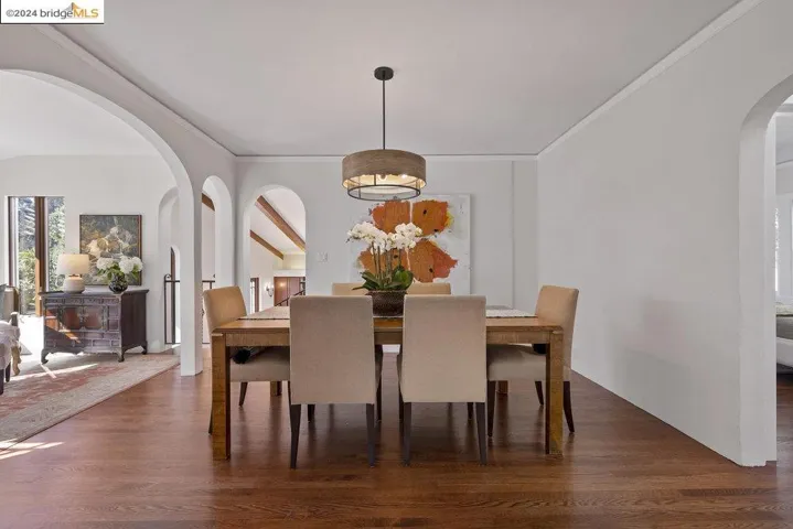 2621 La Cuesta Ave, Oakland, California 94611