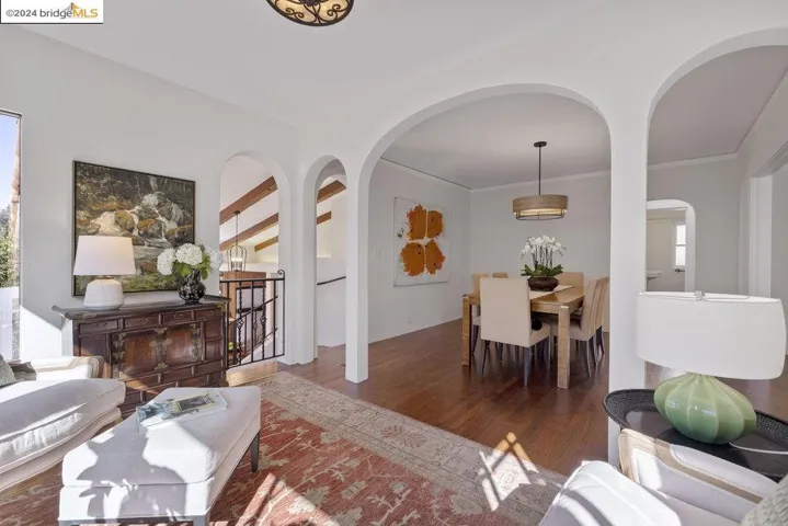 2621 La Cuesta Ave, Oakland, California 94611