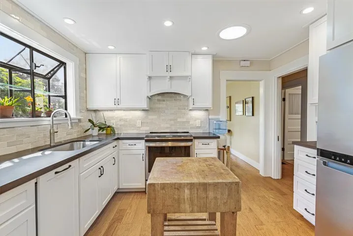 75 Homestead Avenue, Salinas, California 93901