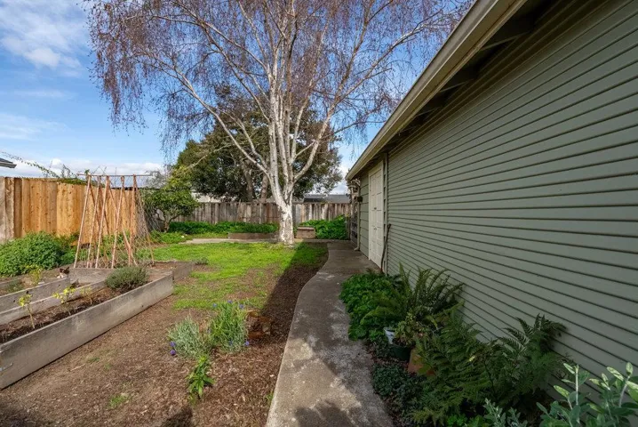 75 Homestead Avenue, Salinas, California 93901