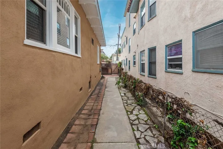 62 Rose Avenue, Venice, California 90291