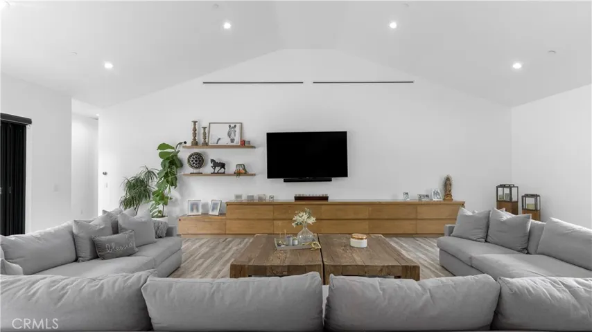 19501 Tribune Street, Northridge, California 91326