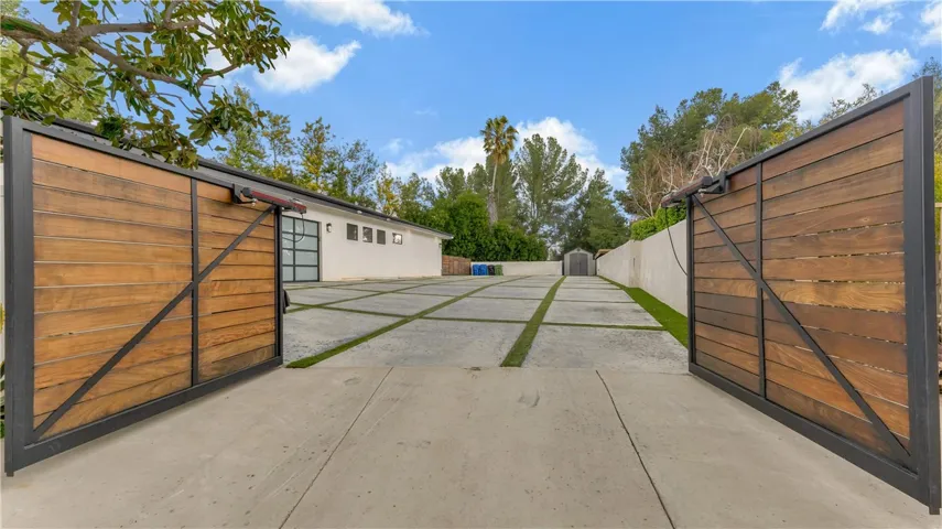 19501 Tribune Street, Northridge, California 91326