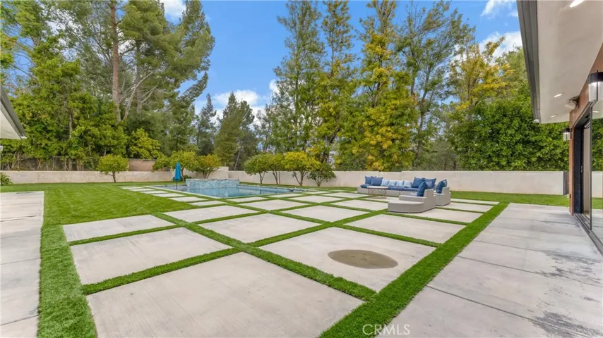 19501 Tribune Street, Northridge, California 91326