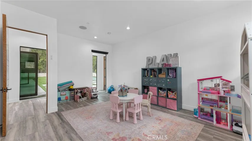 19501 Tribune Street, Northridge, California 91326