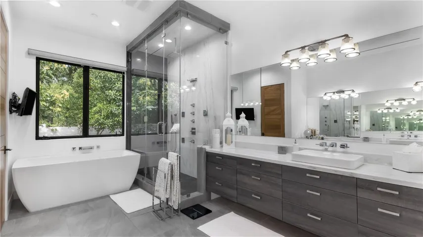 19501 Tribune Street, Northridge, California 91326