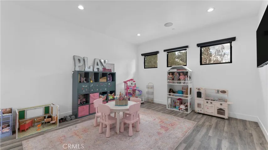 19501 Tribune Street, Northridge, California 91326
