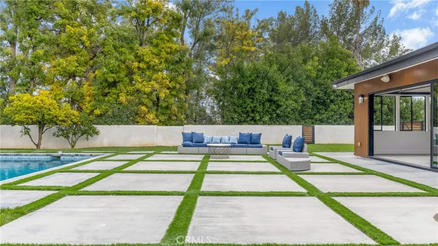 19501 Tribune Street, Northridge, California 91326
