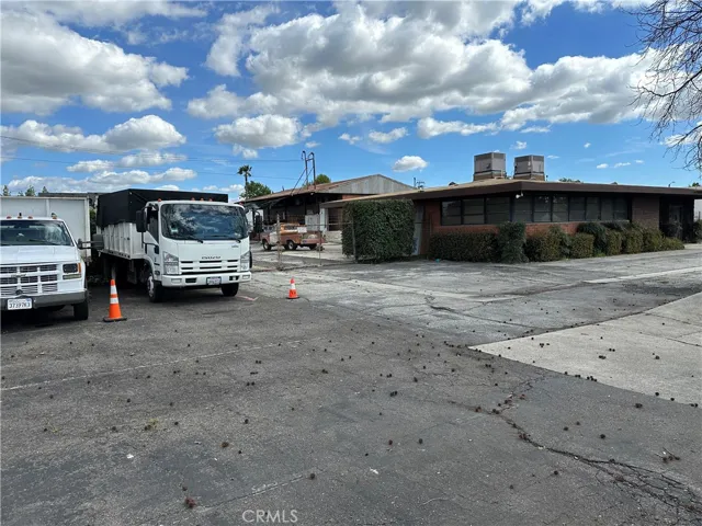 300 S Walnut Street, La Habra, California 90631