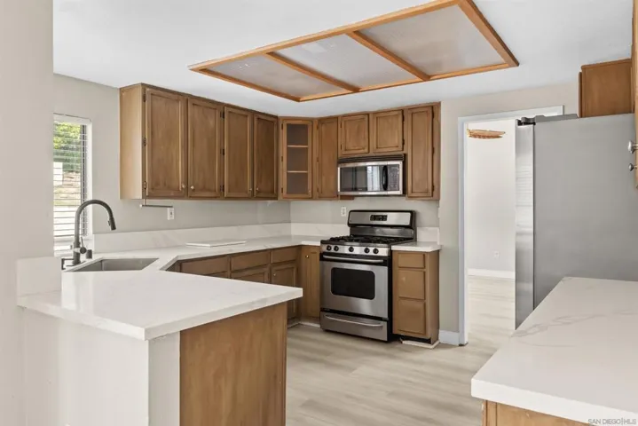 40037 White Leaf Lane, Murrieta, California 92562