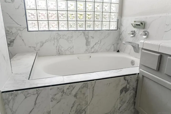 40037 White Leaf Lane, Murrieta, California 92562