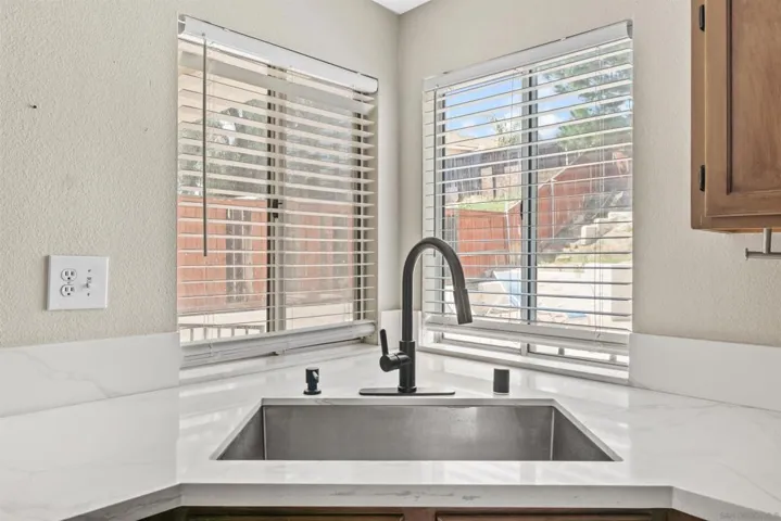 40037 White Leaf Lane, Murrieta, California 92562