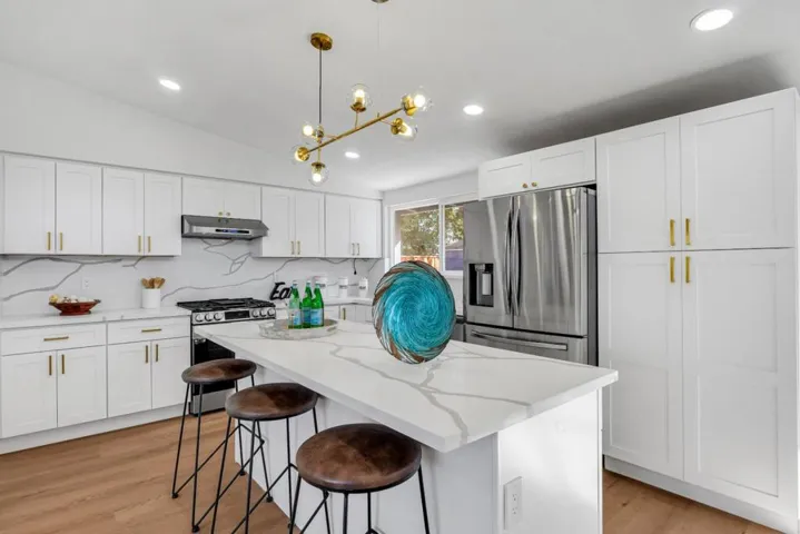 2048 Sarasota Lane, Hayward, California 94545