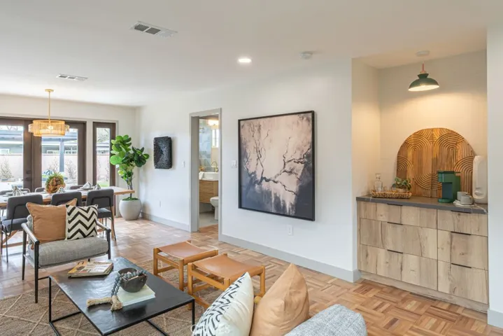 Open floorplan with room to entertain