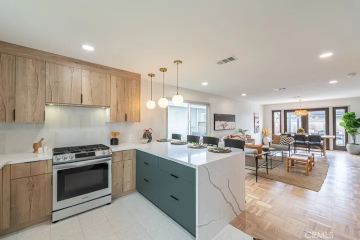 Soft-close cabinets and Quartz counters