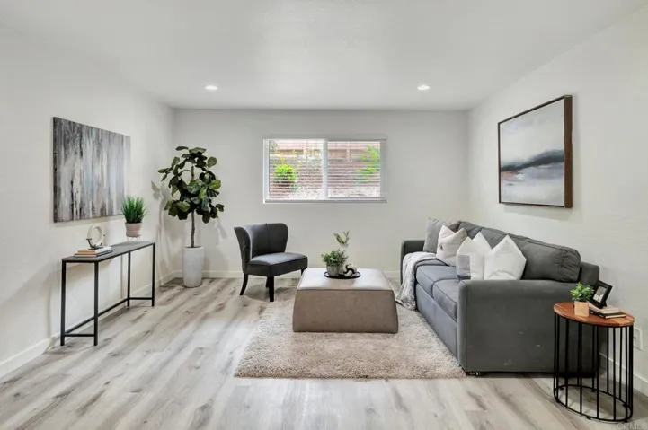 9860 Dale Avenue C6, Spring Valley, California 91977