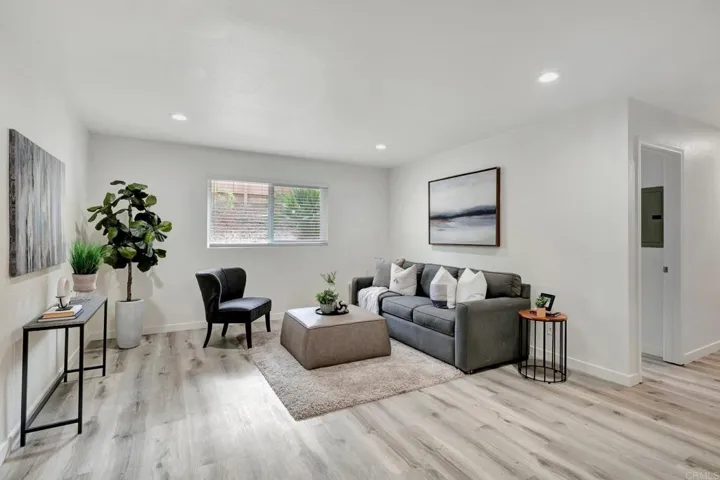 9860 Dale Avenue C6, Spring Valley, California 91977