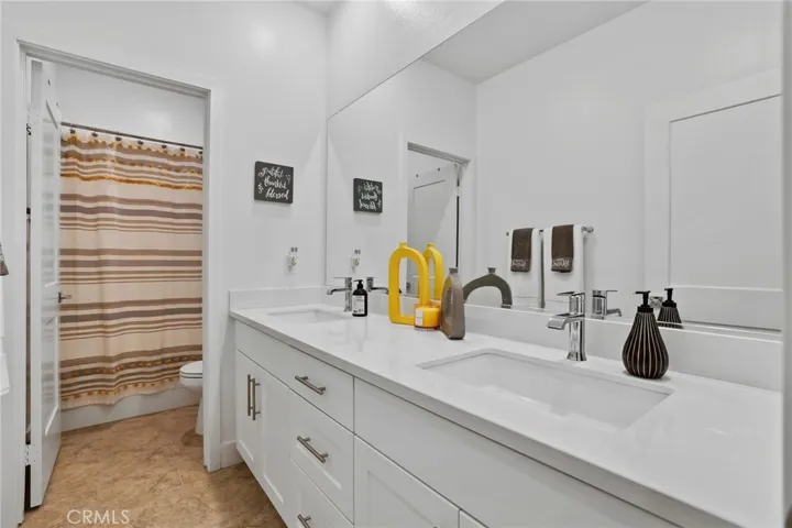 1980 Pienza Circle, Corona, California 92882