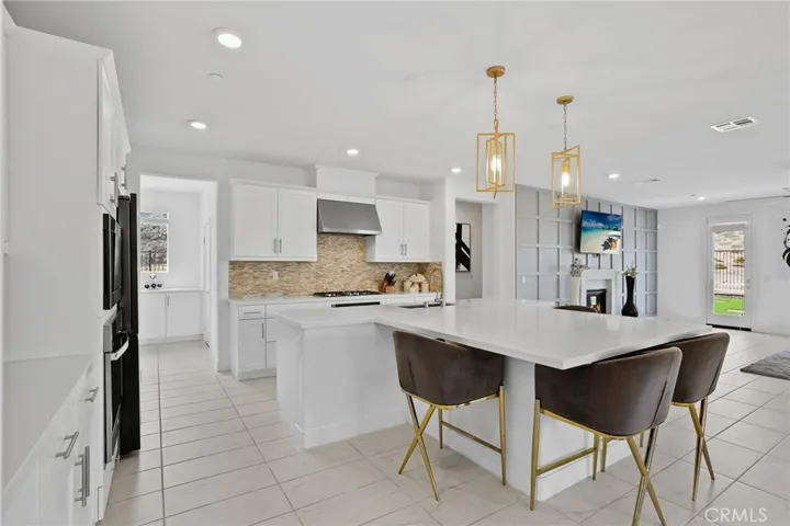 1980 Pienza Circle, Corona, California 92882