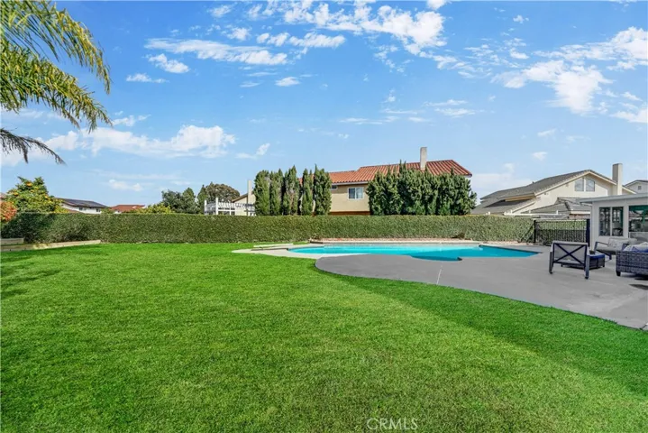 Almost 10,000 sqft lot size