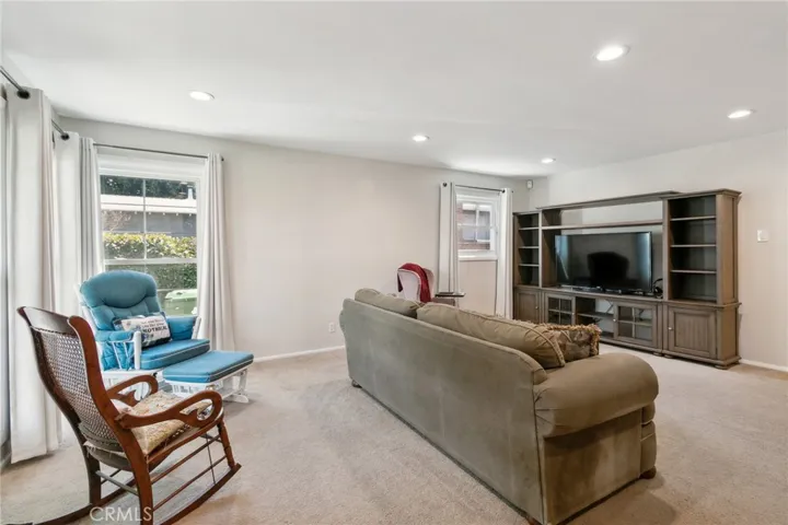 Spacious living room