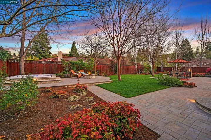 100 Carole Meadows Ct, Danville, California 94506-6118