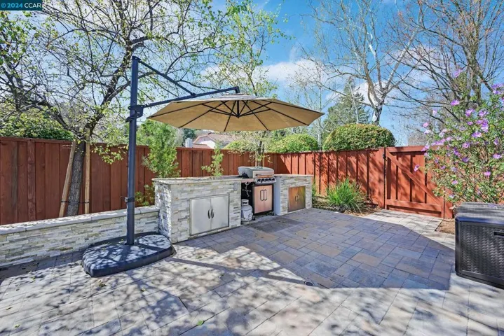 100 Carole Meadows Ct, Danville, California 94506-6118
