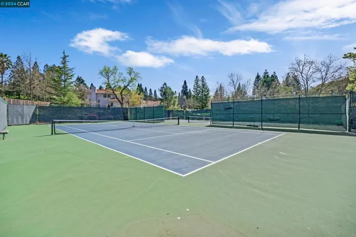 100 Carole Meadows Ct, Danville, California 94506-6118