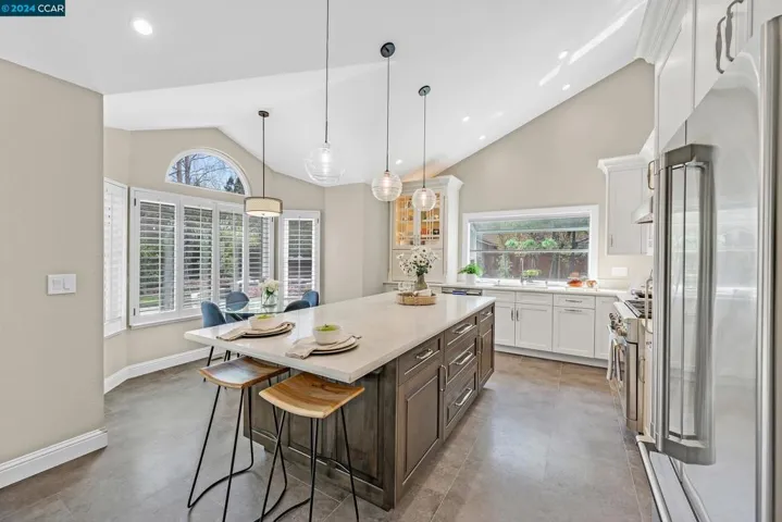 100 Carole Meadows Ct, Danville, California 94506-6118