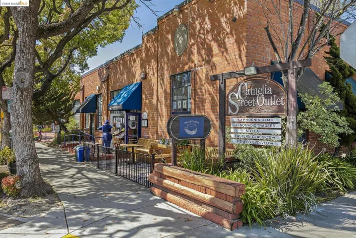 1450 4th 1, Berkeley, California 94710-1328