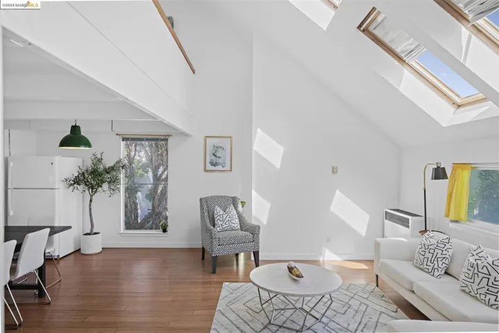 1450 4th 1, Berkeley, California 94710-1328