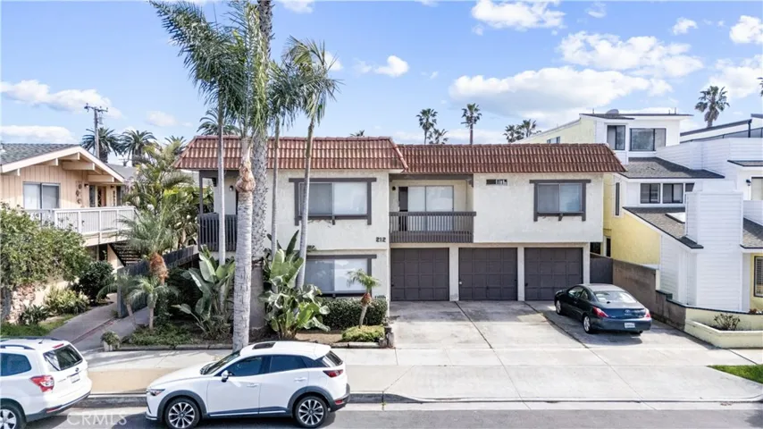 212 15th Street, Huntington Beach, California 92648