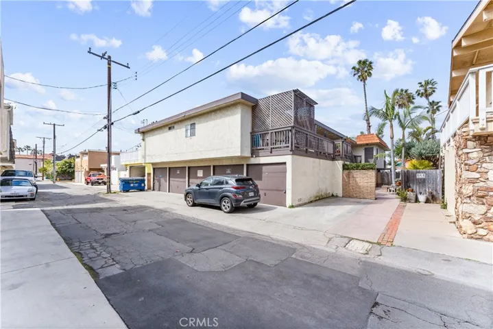 212 15th Street, Huntington Beach, California 92648