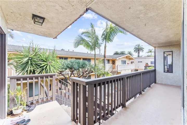 212 15th Street, Huntington Beach, California 92648