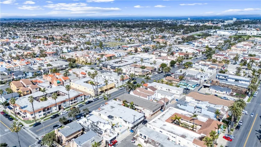 212 15th Street, Huntington Beach, California 92648