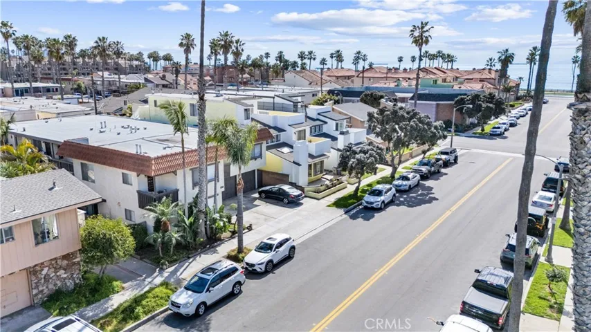 212 15th Street, Huntington Beach, California 92648