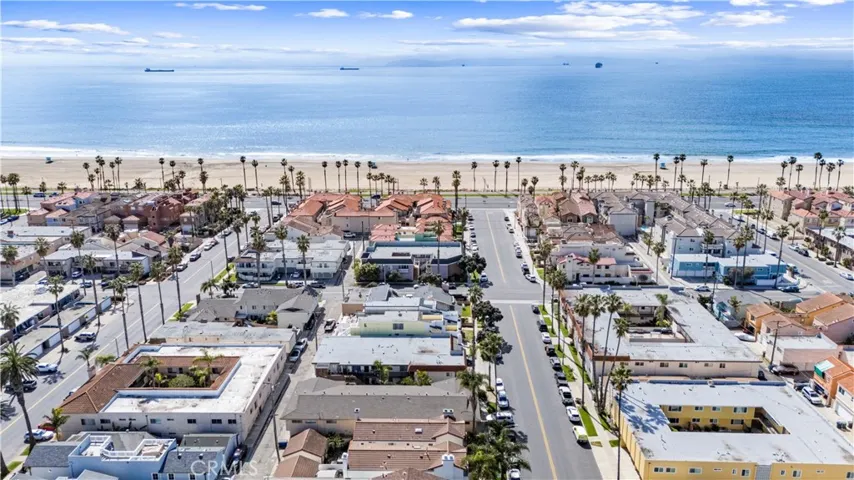 212 15th Street, Huntington Beach, California 92648