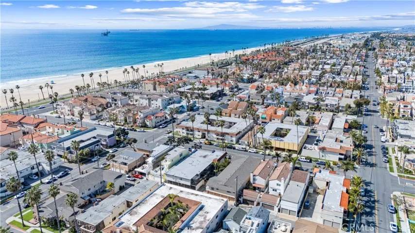 212 15th Street, Huntington Beach, California 92648